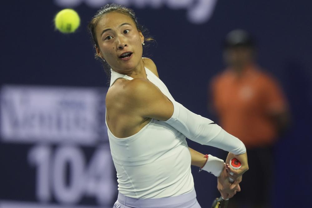 北京近期体育赛事：空手道、跑酷、速度滑冰轮番上演